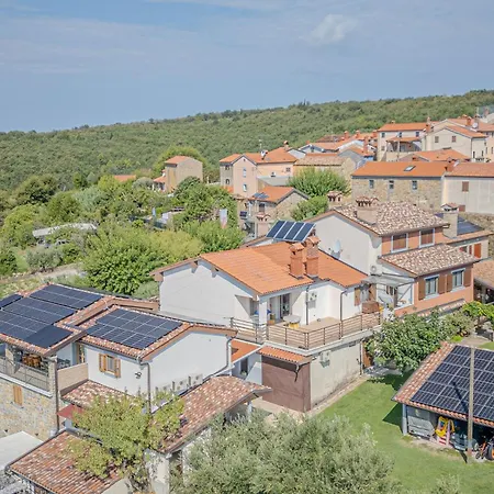 Apartment Tourist Farm Tonin - - Happy