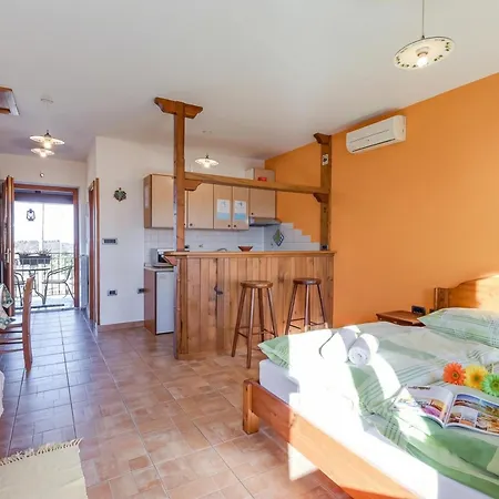 Tourist Farm Tonin - - Happy * Smarje (Koper)