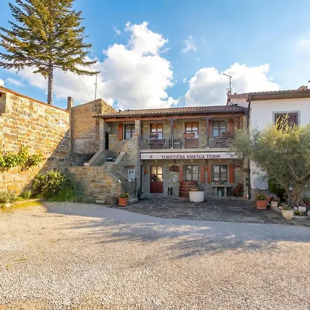 Tourist Farm Tonin - - Happy