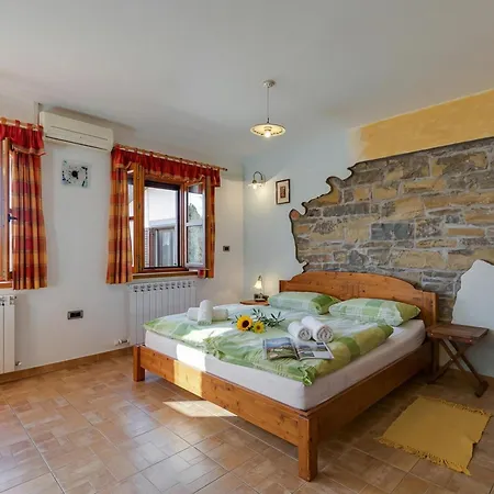 Lejlighed Tourist Farm Tonin - - Happy