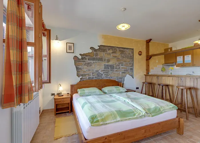 Tourist Farm Tonin - - Happy アパート Šmarje