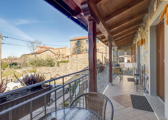 Tourist Farm Tonin - - Happy *