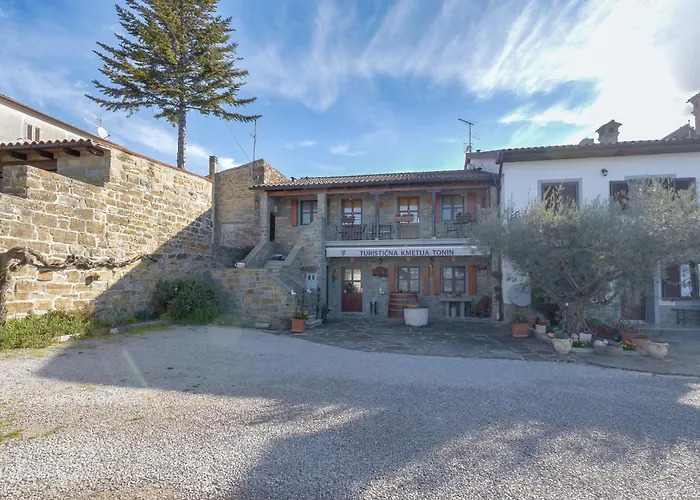 Tourist Farm Tonin - - Happy アパート